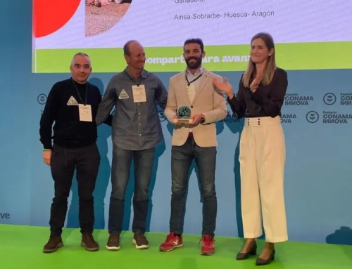 La ministra Sara Aagesen premia a Aínsa en el Congreso Nacional de Medio Ambiente.