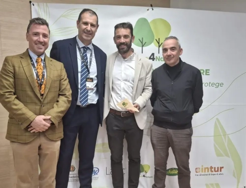 Aínsa recoge el premio Tourism4Nature 2025 en la feria de turismo de Valladolid Intur.