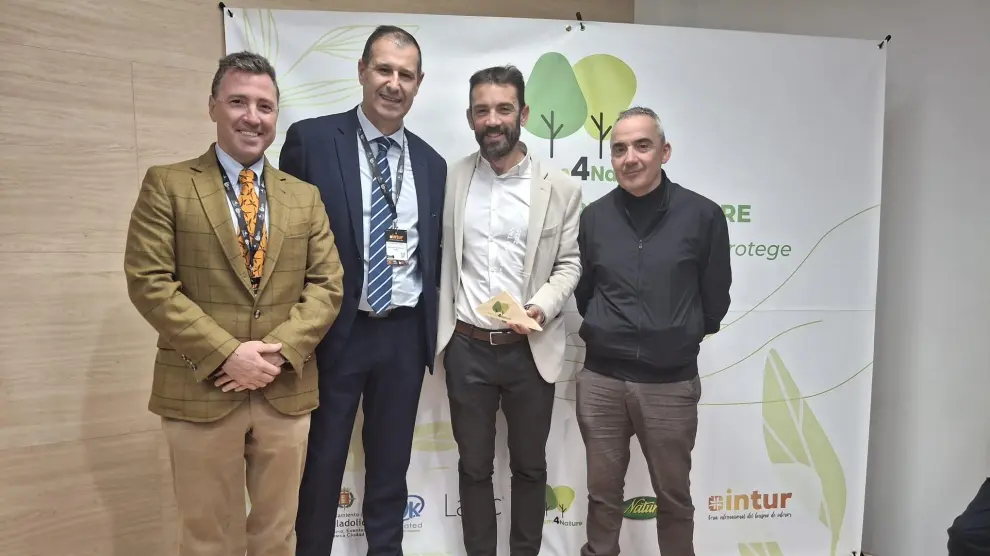 Entre las aves, por la Sierra de Partara.