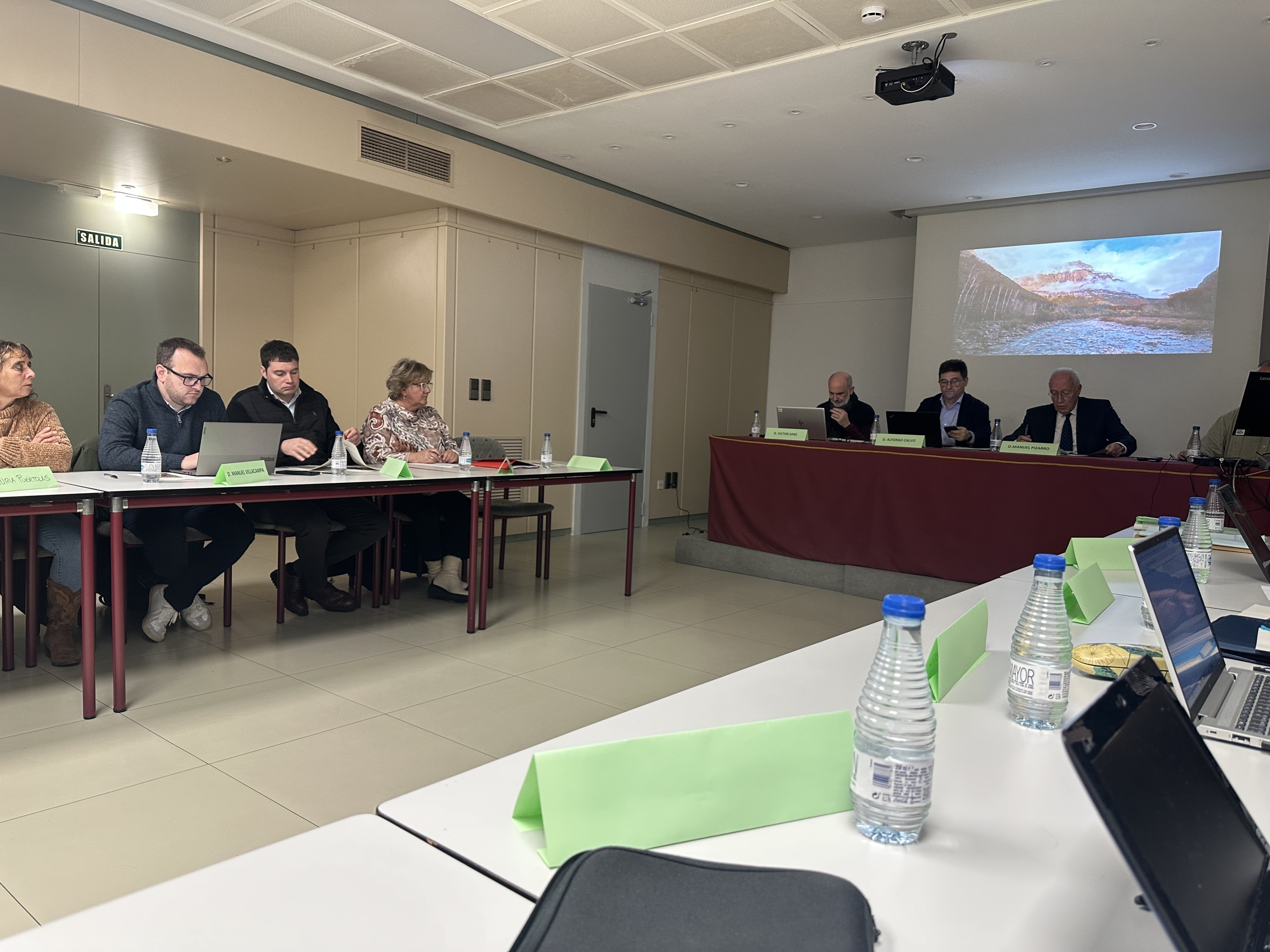 Patronato Ordesa Entre las aves, por la Sierra de Partara.